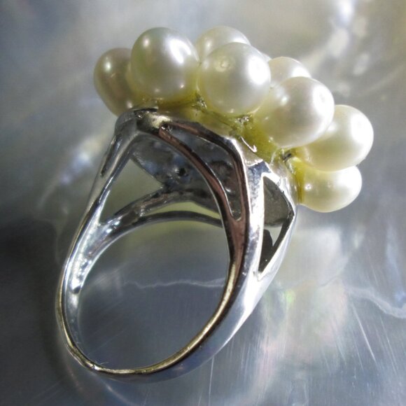 Large Freshwater Cluster Pearls Cocktail Ring - Picture 4 of 5
